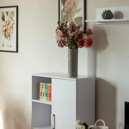 Spacious Close To Pge Stadium In By Renters Lägenhet Warszawa