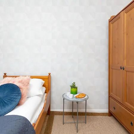 アパート Spacious Close To Pge Stadium In By Renters ワルシャワ