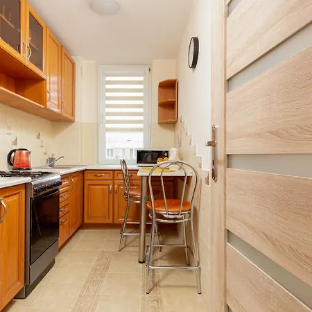 Spacious Close To Pge Stadium In By Renters *