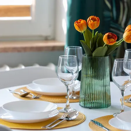 Apartman Spacious Close To Pge Stadium In By Renters Varsó